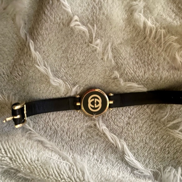 Woman Gucci Watch - Picture 2 of 2